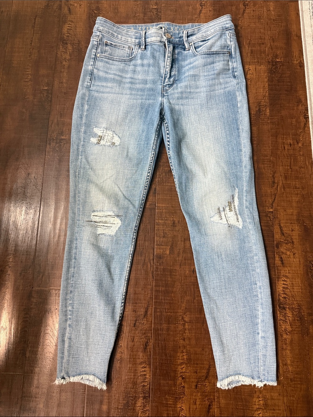 White House Black Market Light Wash Distressed Cropped Ankle Jeans